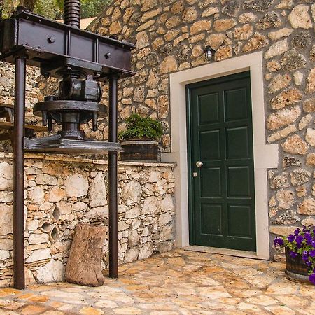 Pensjonat Castelli Olive Press Acharavi  Zewnętrze zdjęcie